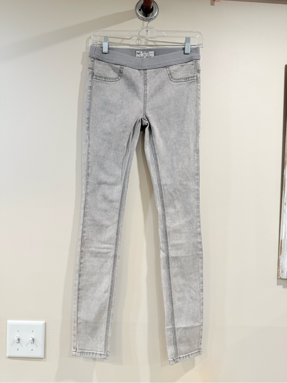 π₯NWT Free People Women's Light Gray Stretch Skinny Jeans Size W26 π₯